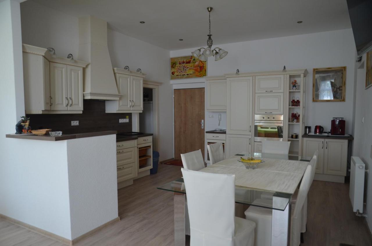 Apartman Ostry Vrsok V Starom Smokovci Apartment Vysoke Tatry Exterior photo